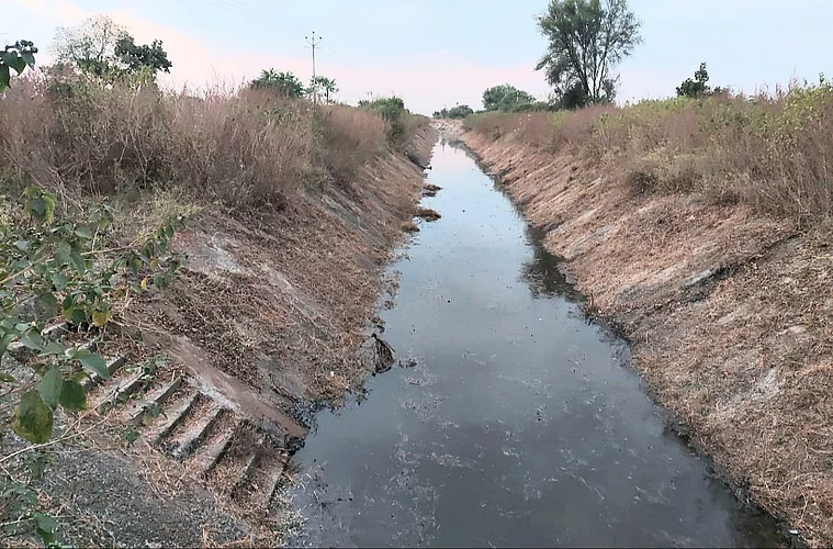 Akola News: Khadakpurna administration alert at Deulgaon Raja, water released in the canal