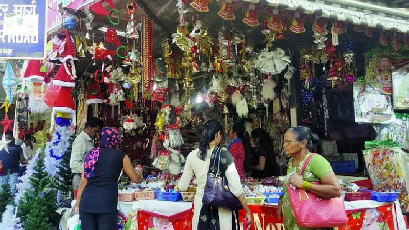यंदा ख्रिसमसची गजबज नाही पण मनातला उत्साह कायम