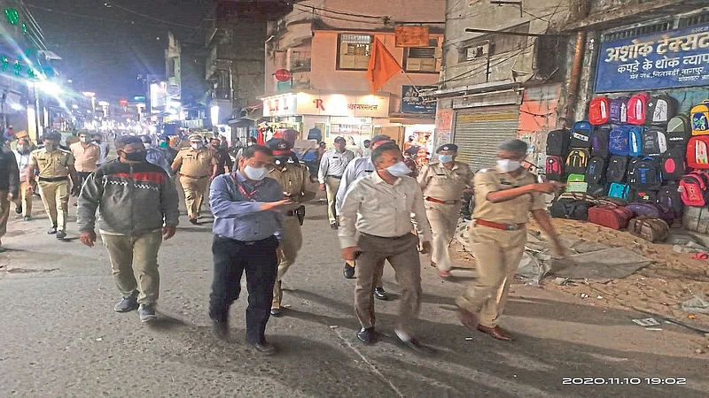 Nagpur NMC commissioner radhakrushnan b takes look at preventing crowd