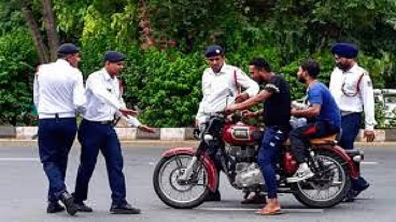 traffic police asked for money even after showing all documents