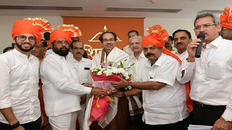 शिवसेनेच्या गटनेतेपदी एकनाथ शिंदे; आदित्य ठाकरेंकडे कोणती जबाबदारी ?