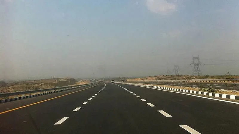 delhi mumbai expressway work progress nitin gadkari tweet