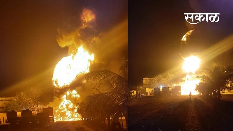 Sudden fire to fuel tanker at Theur phata Burn thousands of liters of petrol-diesel }