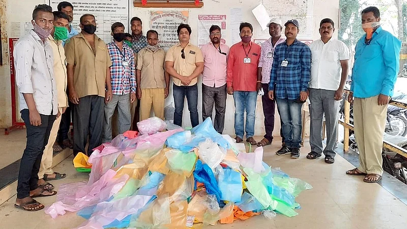 300 KG Of Plastic Seized From Gadhinglaj Market Kolhapur Marathi News
