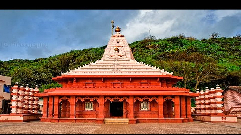 kokan hotels and lodges are started but temples are not started the tourism business will not get a boost