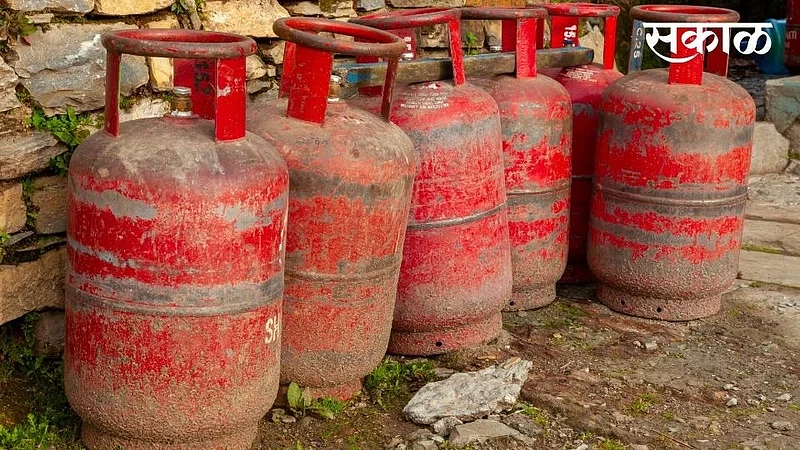 increased rate of LPG gas face problems by rural people in ratnagiri}