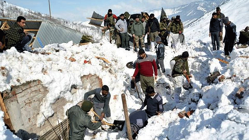 उत्तराखंडमध्ये हिमस्खलन, नौदलाचे ५ जवान बेपत्ता