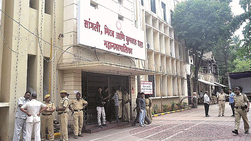 Allegation of percentage on compensation for road excavation in Sangli; controversy in Standing committee