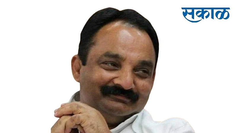 राष्ट्रवादींतर्गत बंडाळी उफाळली? मकरंद पाटलांच्या भूमिकेकडे खिळून राहिल्यात नजरा}