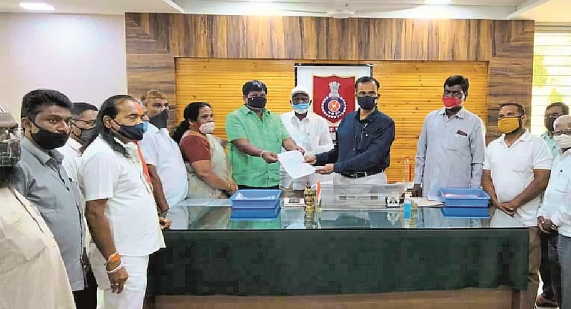 Extend medical documents, fitness check to rickshaw pullers
