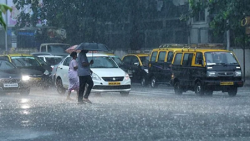 पश्चिम महाराष्ट्र आणि कोकणात अति मुसळधार तर मुंबई ठाण्यात हलका पाऊस बरसण्याची शक्यता