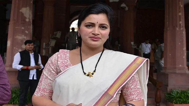 MP Navneet Rana appointed on Women Empowerment Committee of Loksabha