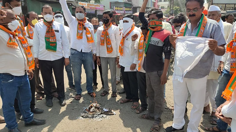 पारोळ्यात महाविकास आघाडी सरकार विरोधात भाजपाचा निषेध