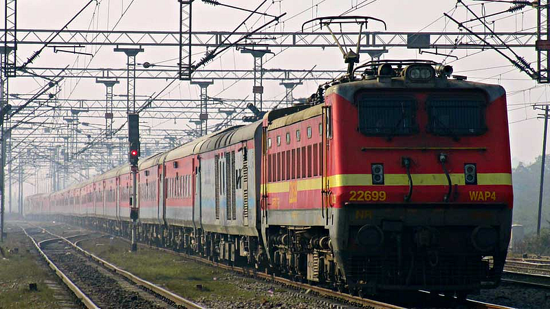 पॅसेंजर रेल्वे सुरू करण्याचा निर्णय राज्य सरकारच्या हातात!