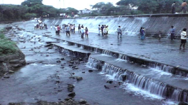 know the history of a lake which has the origin of a river