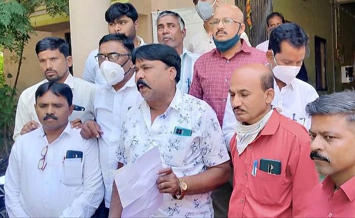 Akola News: Mahavikas Aghadi corporators tried to set fire to petrol