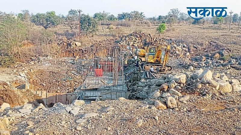 The K T Weir Dams On The Ambeohal Project Will Be Completed Soon Kolhapur Marathi News}