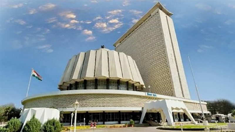 कोरोनाच्या पार्श्वभूमीवर यंदाच्या विधिमंडळ पावसाळी अधिवेशनाबाबत मोठी अपडेट