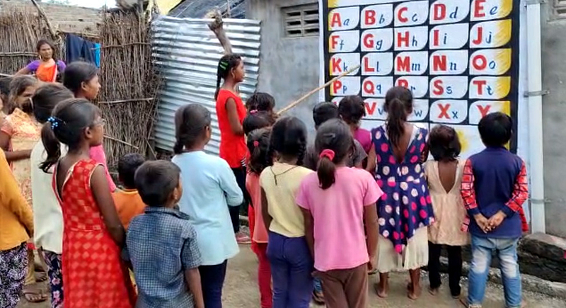 Akola News: The walls of Tadshivani village in Sindkhedraja taluka started talking