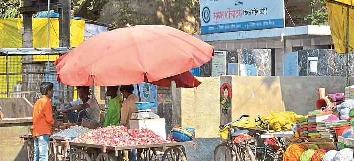 one women latrine for ten thousand women in miraj