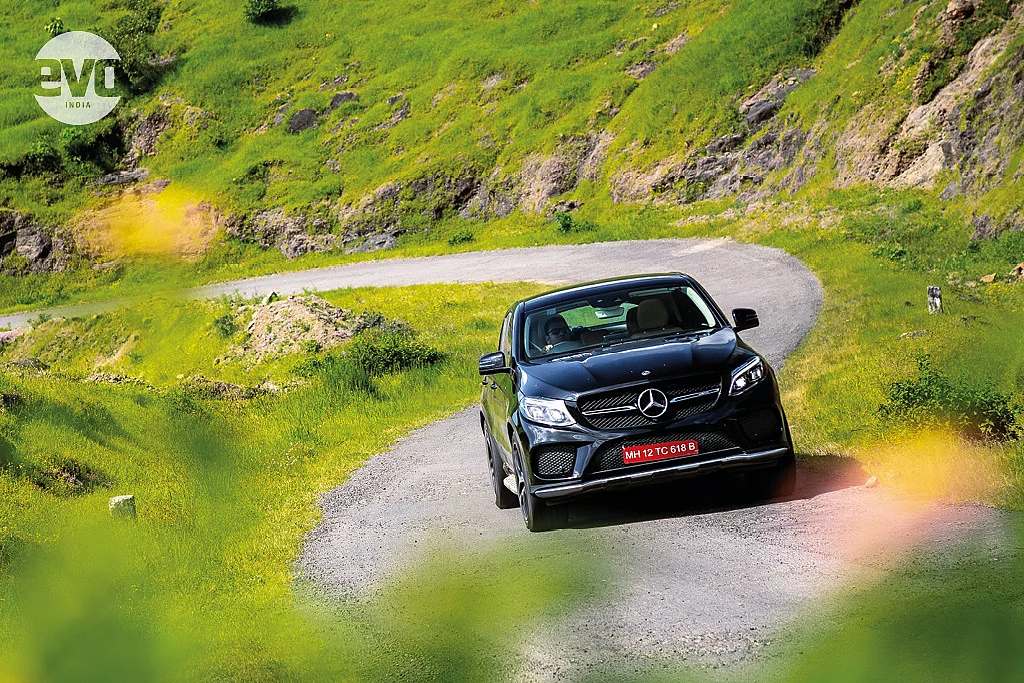 Smooth tarmac and a hill climb all the way up to the Purandar fort