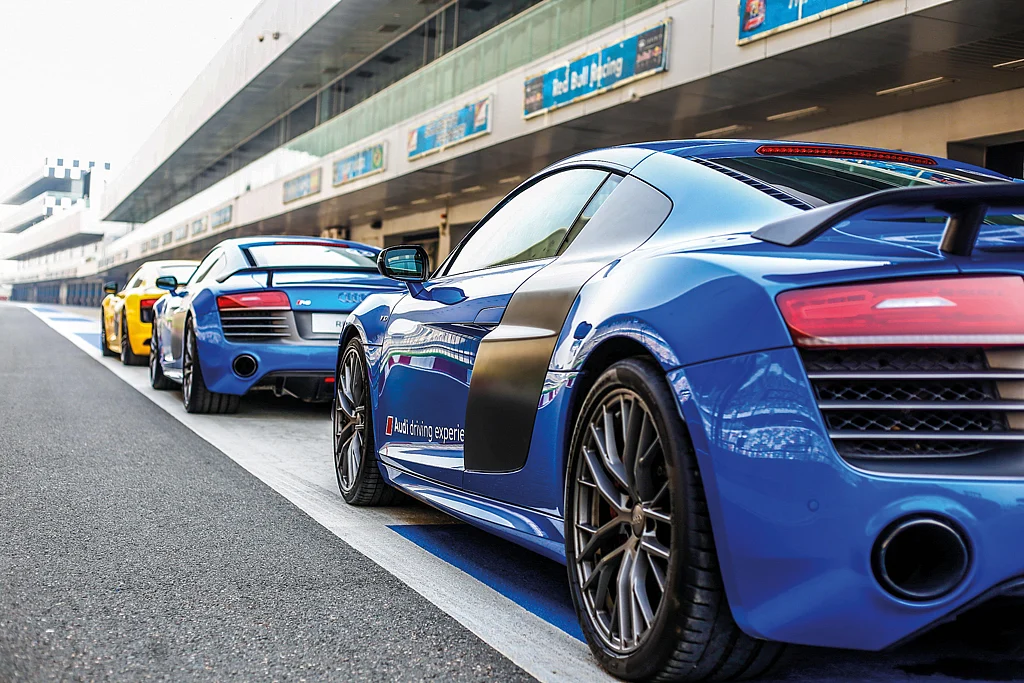 R8 fleet