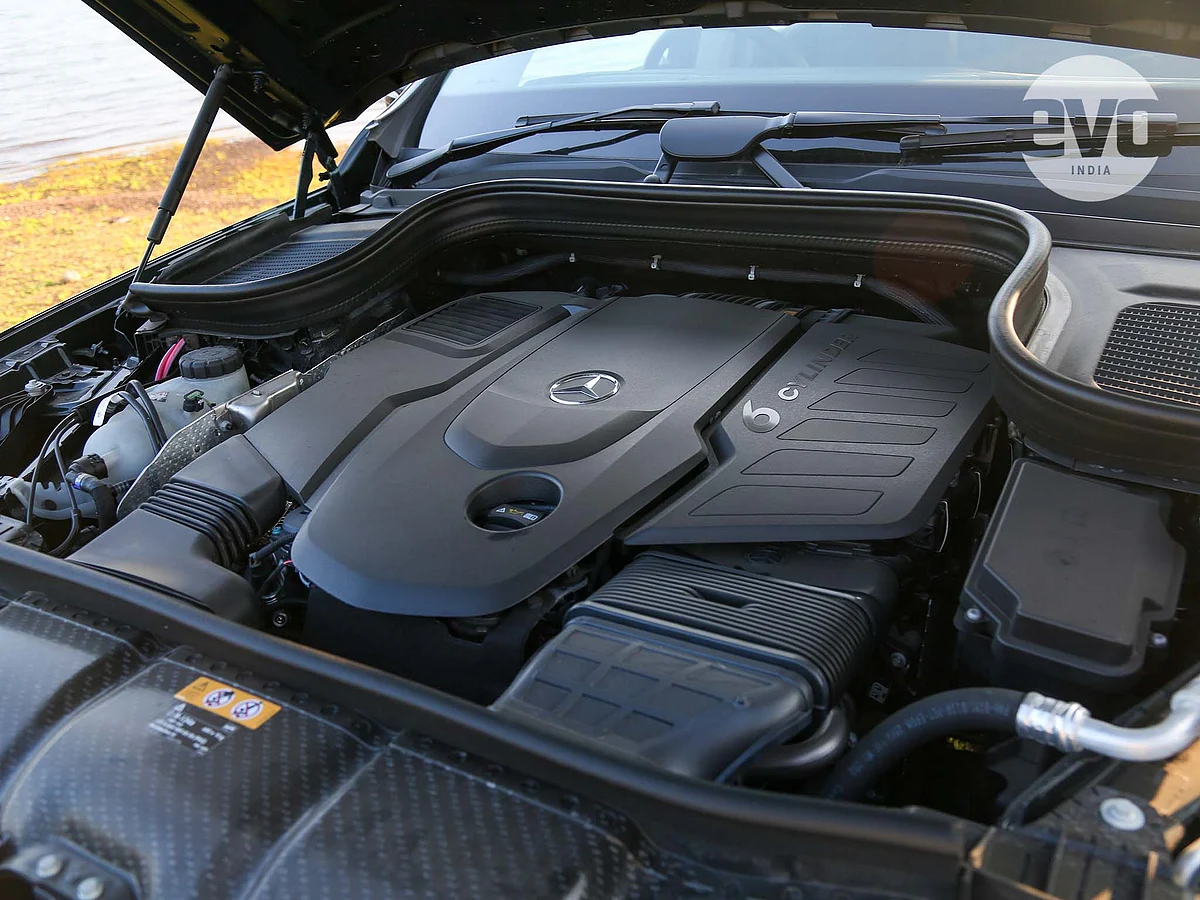 The inline-six turbo diesel makes 324bhp and a whole 700Nm of torque.
