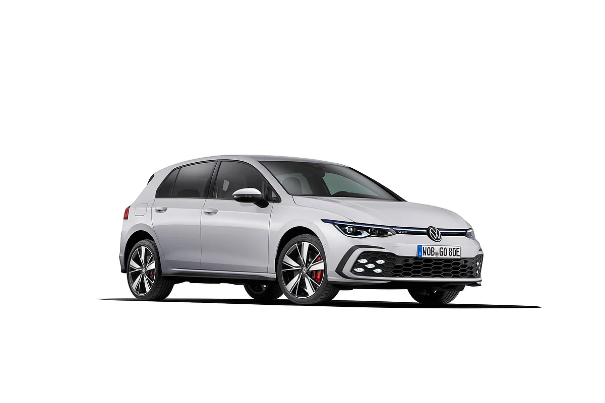 Golf GTE front 3 quarters