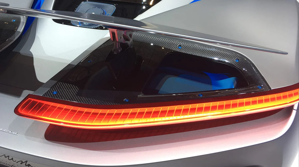 Floating wings that also house the tail lights