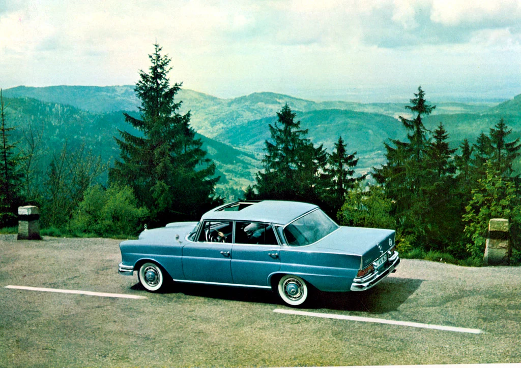 The fintail design was in vogue in the United States. Vintage cars with fintail designs are still preserved with great admiration