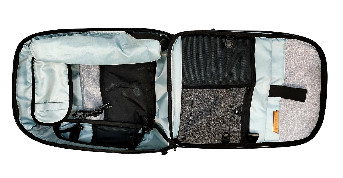 Compartments that have been ergonomically designed and positioned for the things you need the most are placed on the outside and larger items can be stowed away.