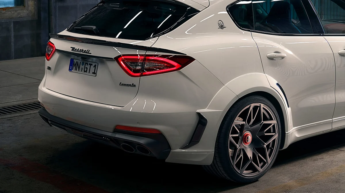 Novitec Maserati Levante -flared wheelarch