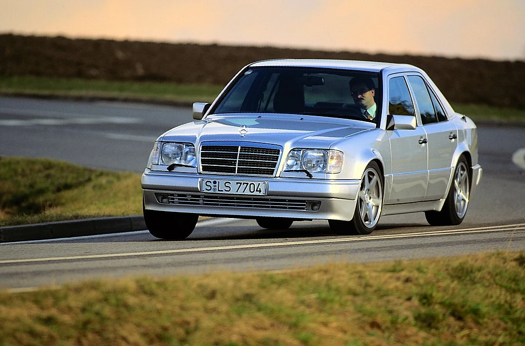 The W 124 showcased the saloon's performance capabilities