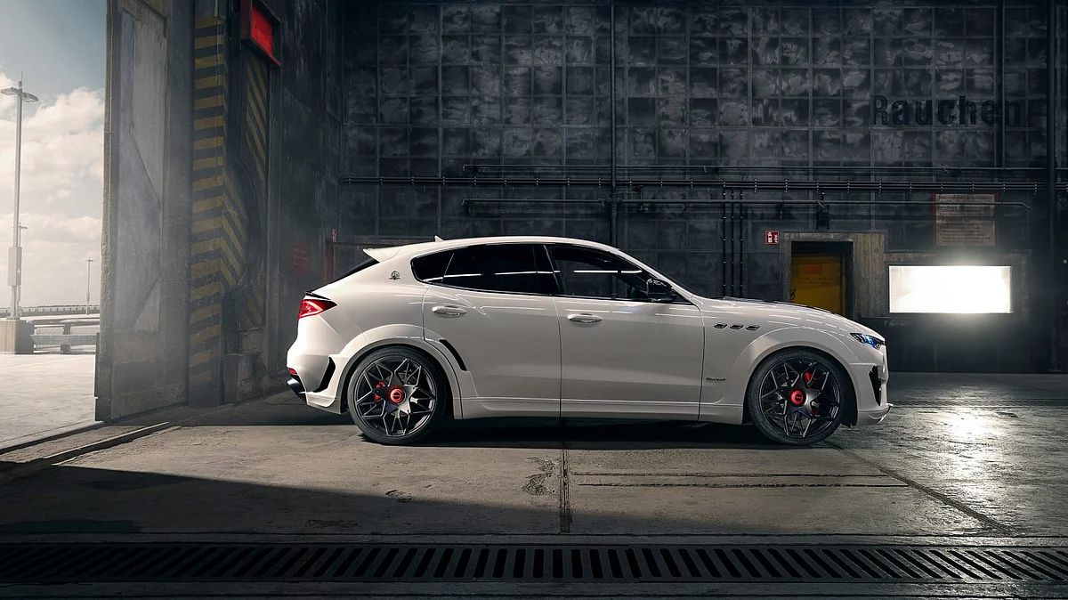 Novitec Maserati Levante -right profile