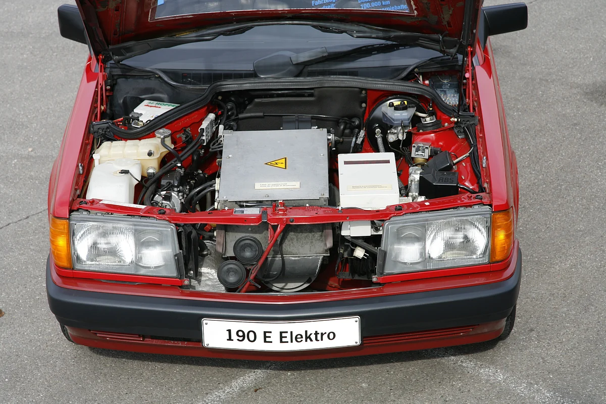 The electric powertrain of the Mercedes-Benz 190E Elektro