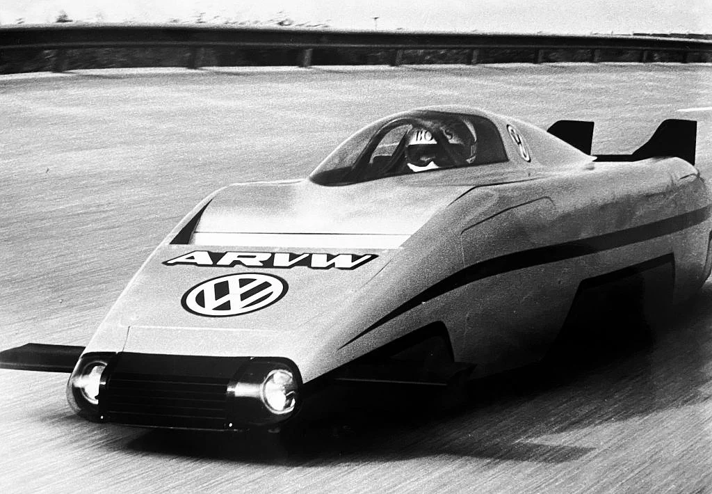 Top speed runs were done at the Nardo Test Track.