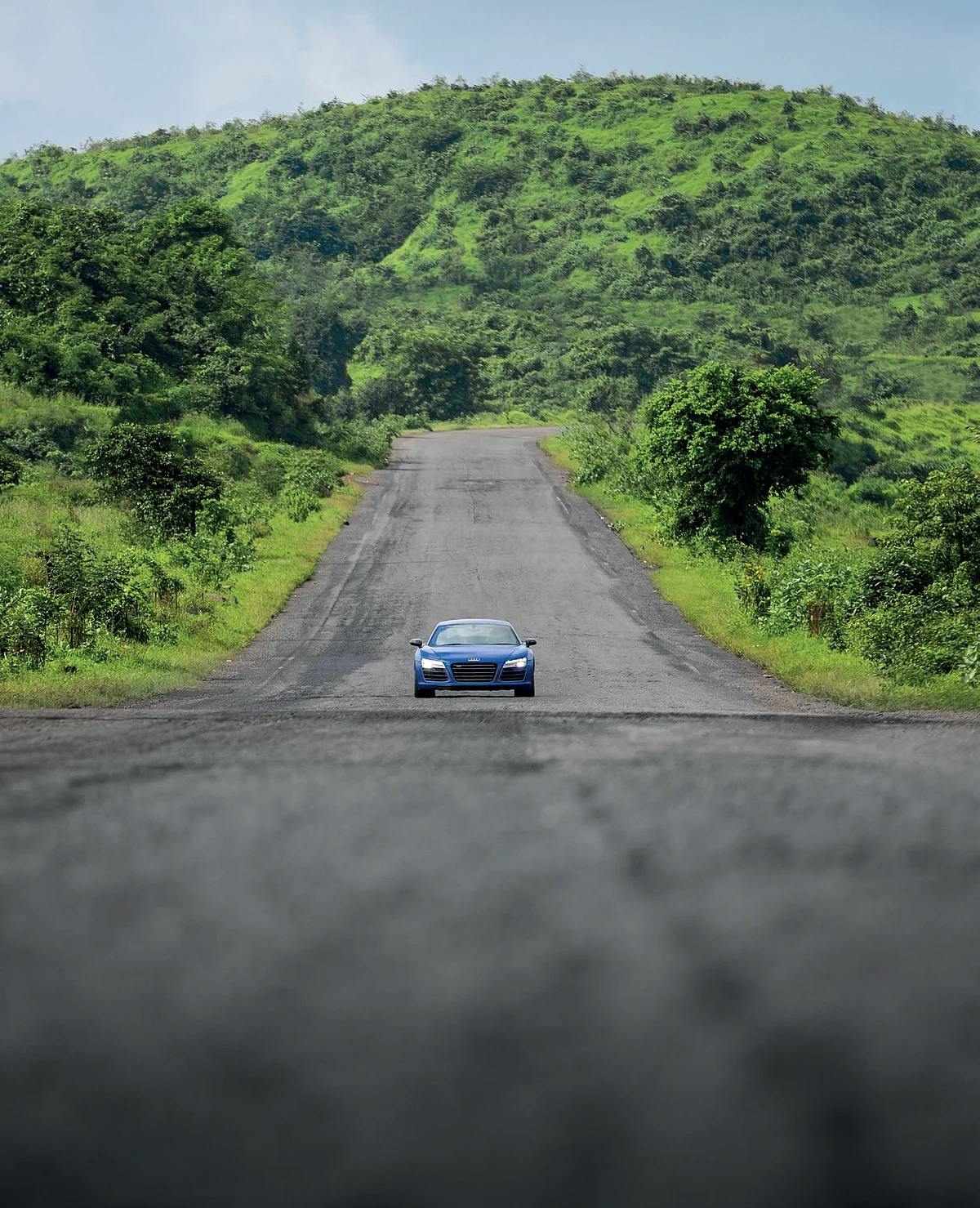 Despite the 542bhp, the R8 V10 still needed a long, long road to hit the speeds we're chasing here