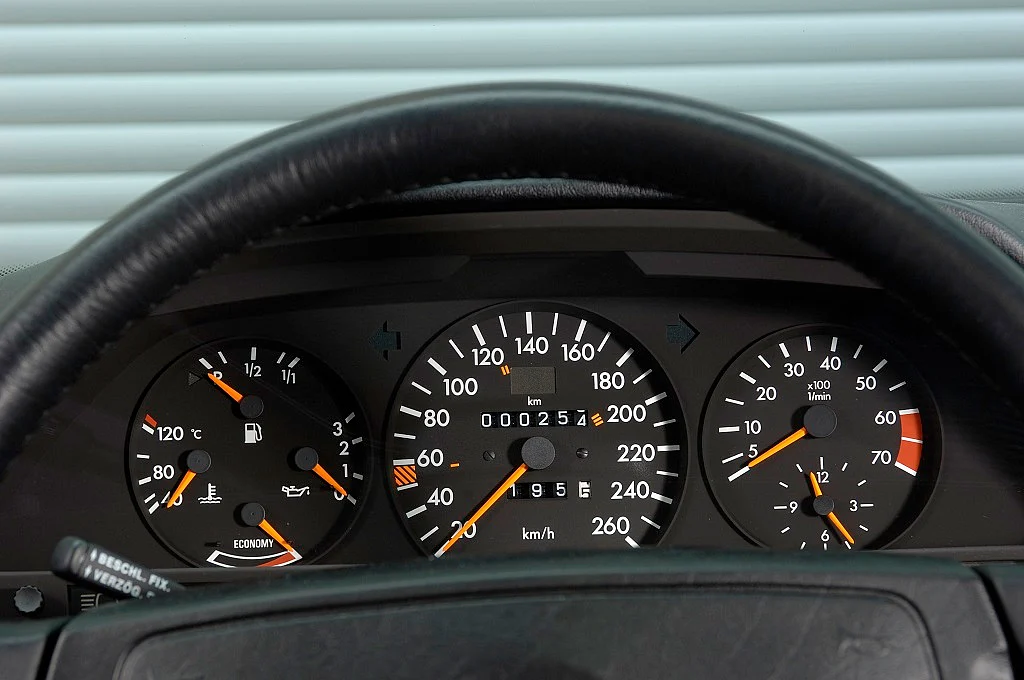 1975: Cruise control debuts