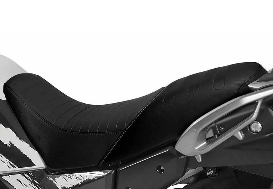 XPulse 200 seat cover - Dual-tone