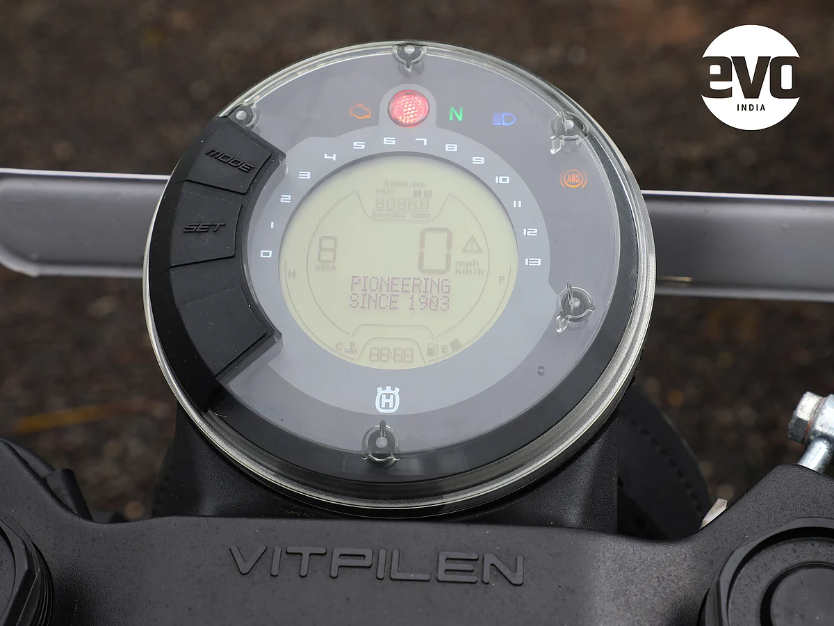 The instrument cluster is a little hard to read in the day