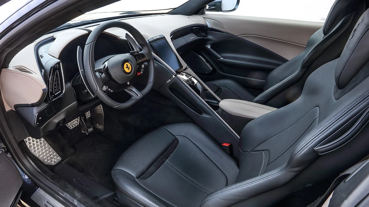 Split-style cockpit