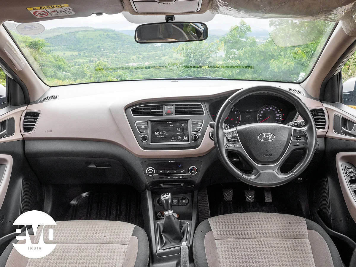 Hyundai Elite i20 cabin