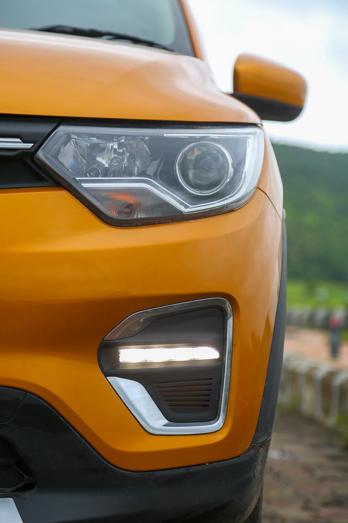 Projector headlamps with LED DRLs