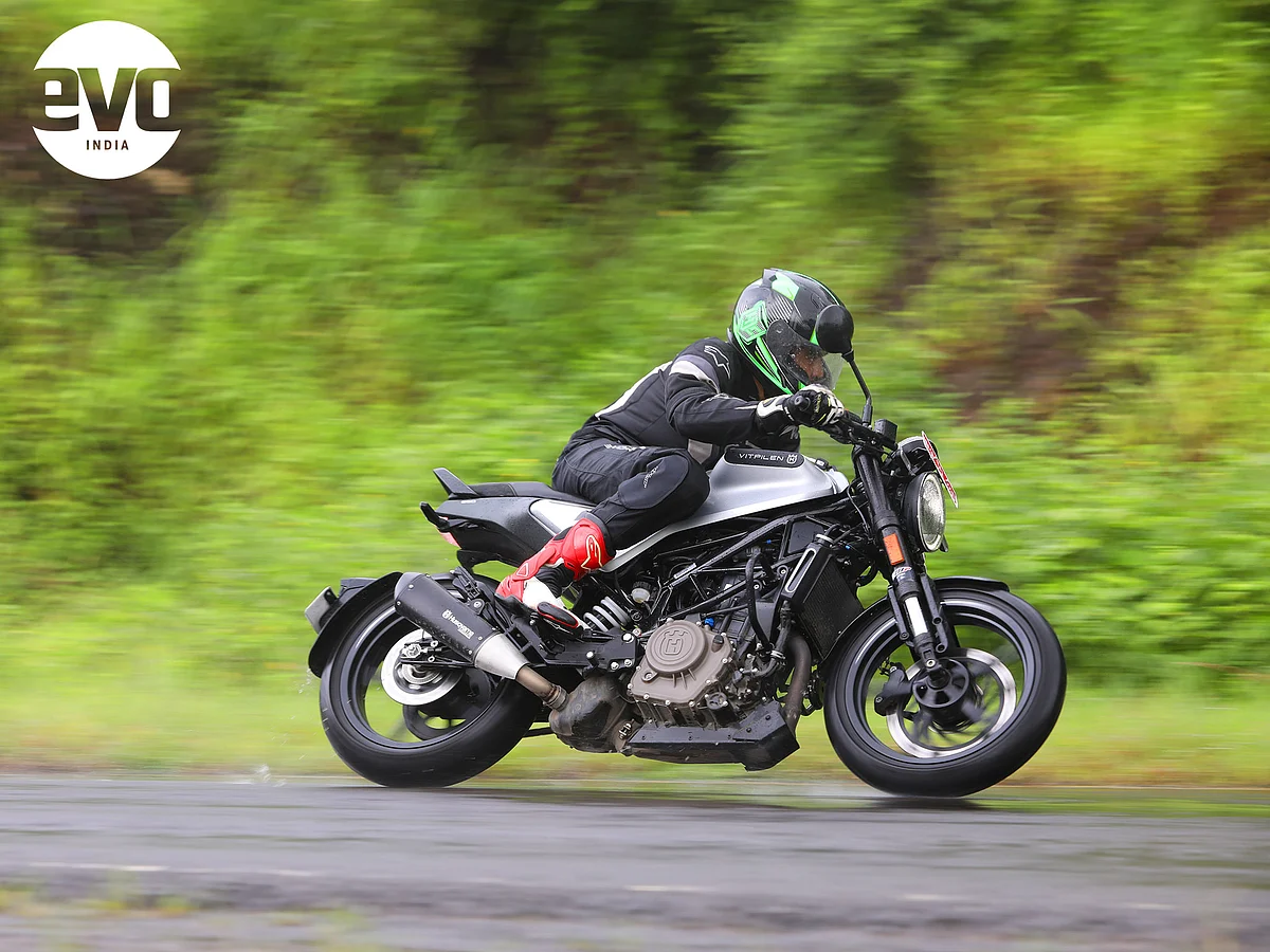 Turn in is quick and the motorcycles feel nimble