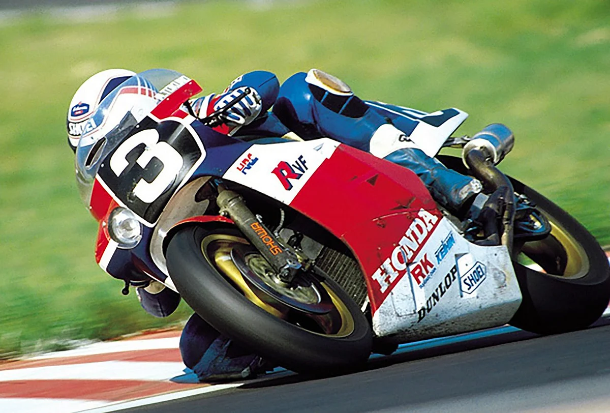 Mike Baldwin on the RVF750, based on the VF750