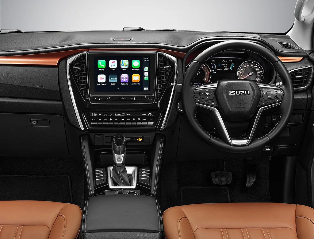 The new 4.2 inch TFT multi-information display on the instrument cluster is larger than before