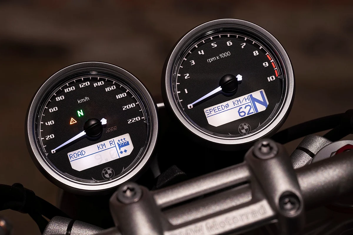 Newly designed dials in the cluster