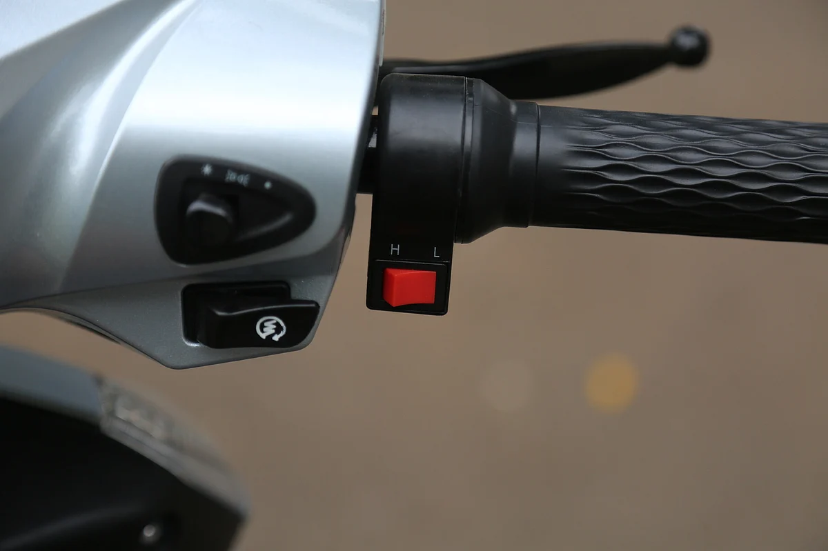 Two speeds are easy to modulate and toggle through