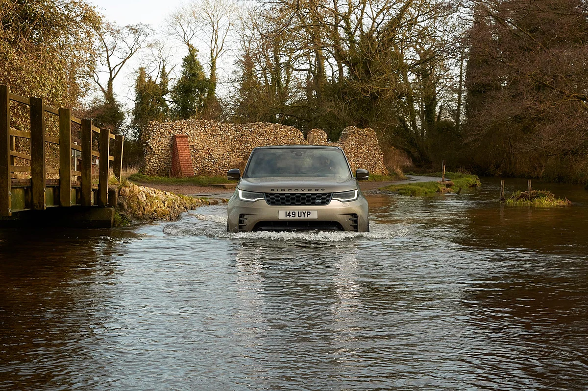 2021 Land Rover Discovery with more features and revised powertrains revealed