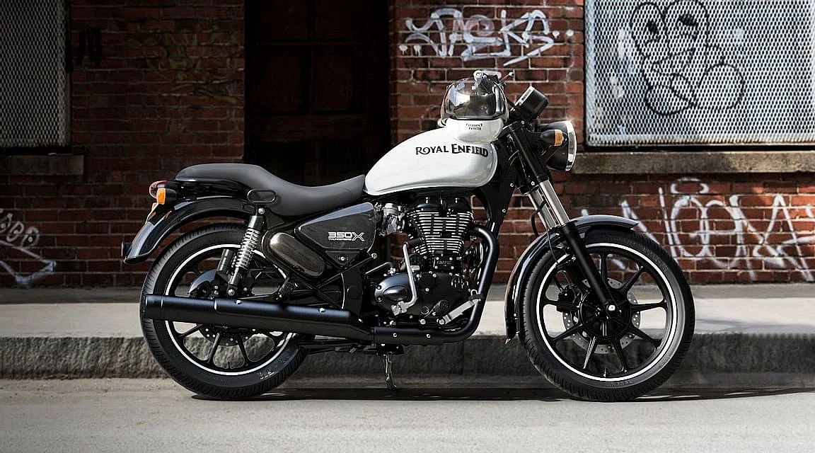 The Thunderbird is shorter than the Meteor 350 and has a shorter wheelbase